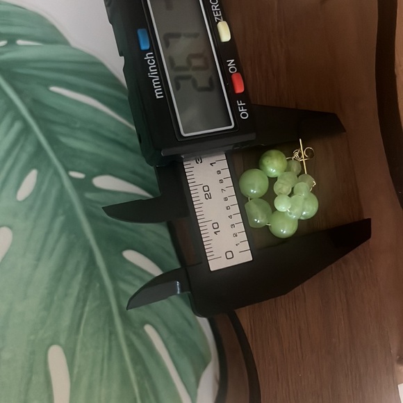 Elegant Vintage Green Beaded Earrings - Picture 7 of 8